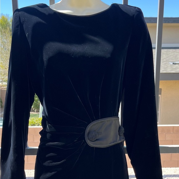 VALENTINO Vintage Black Backless Velvet Gown - Picture 5 of 8